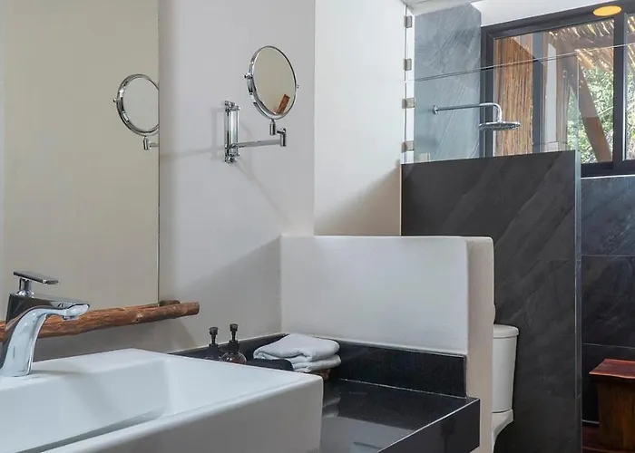 Сasa de vacaciones 4br Jungle With Jacuzzi In Private Gated Community *