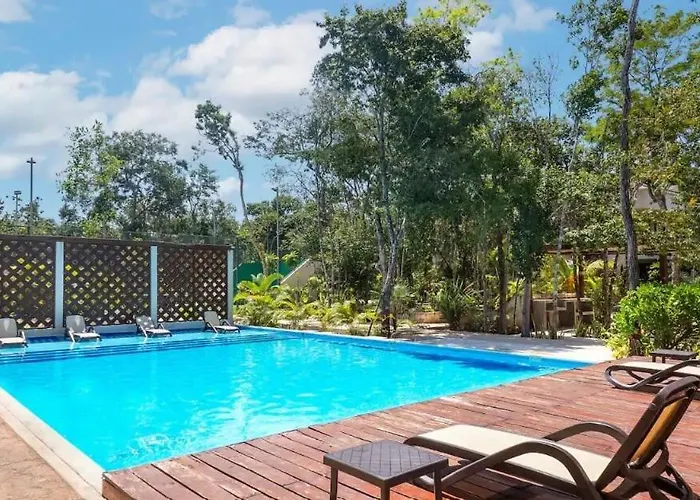 4br Jungle With Jacuzzi In Private Gated Community