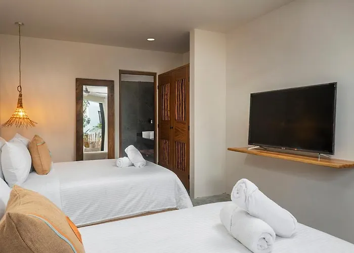 4br Jungle With Jacuzzi In Private Gated Community